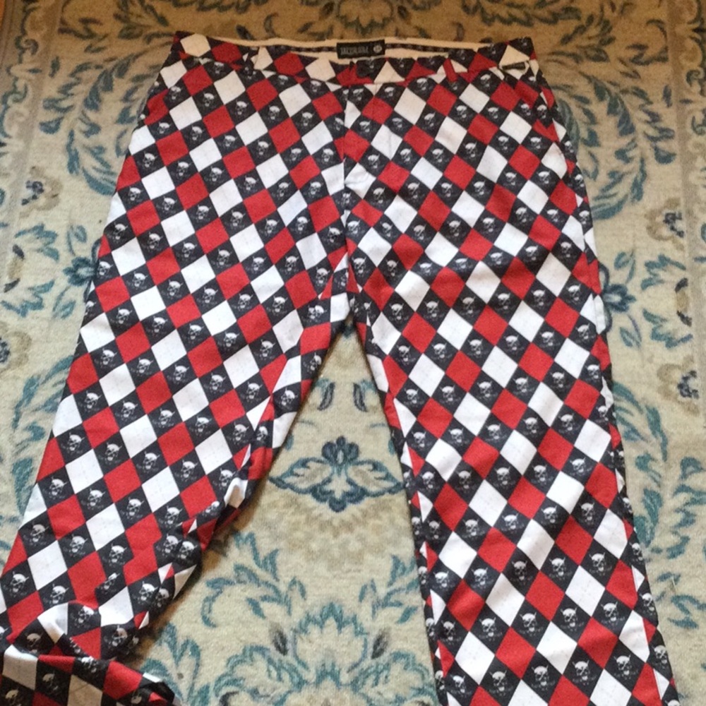 Crazy skull golf pants.   Men’s 36 x 30